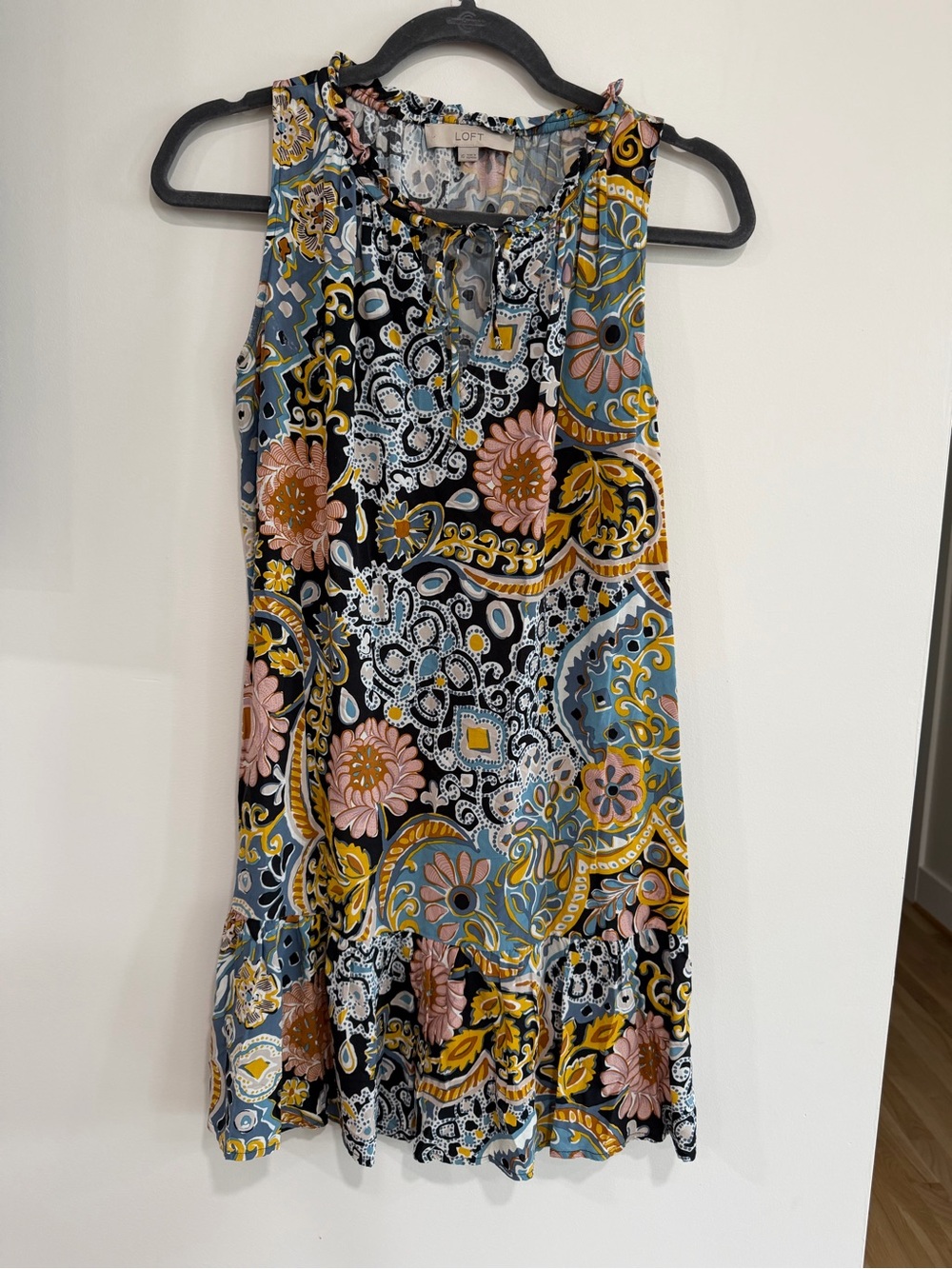 LOFT Sleeveless Paisley Floral Mini Dress in Black, Pink & Blue
